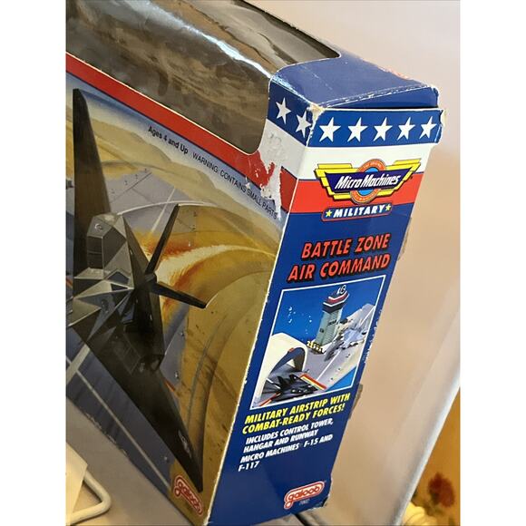 1993 Galoob Micro Machines Battle Zone Field Command. Air Command, Hospital - Picture 6 of 10